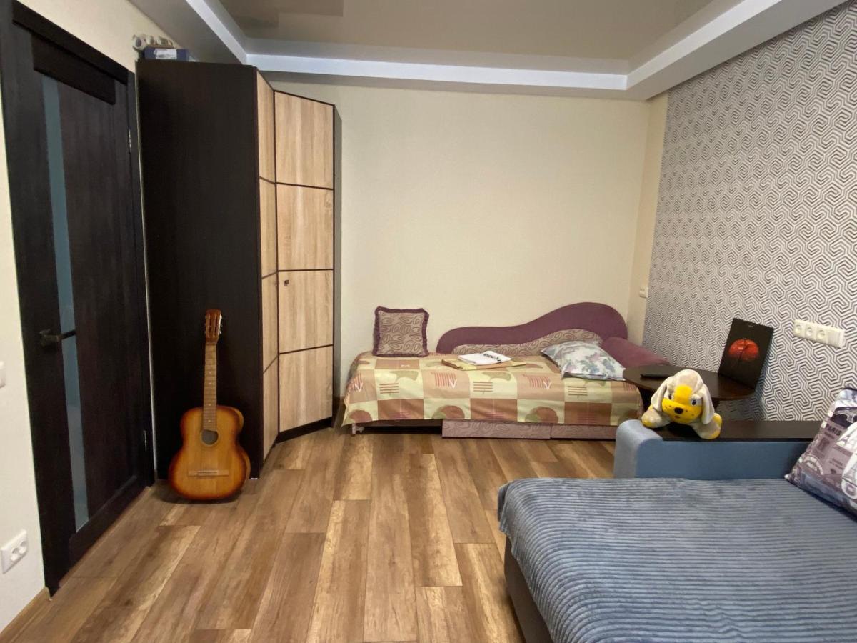 Apartment 30 M2 On Sergei Esenin 11 Jarkov Exterior foto