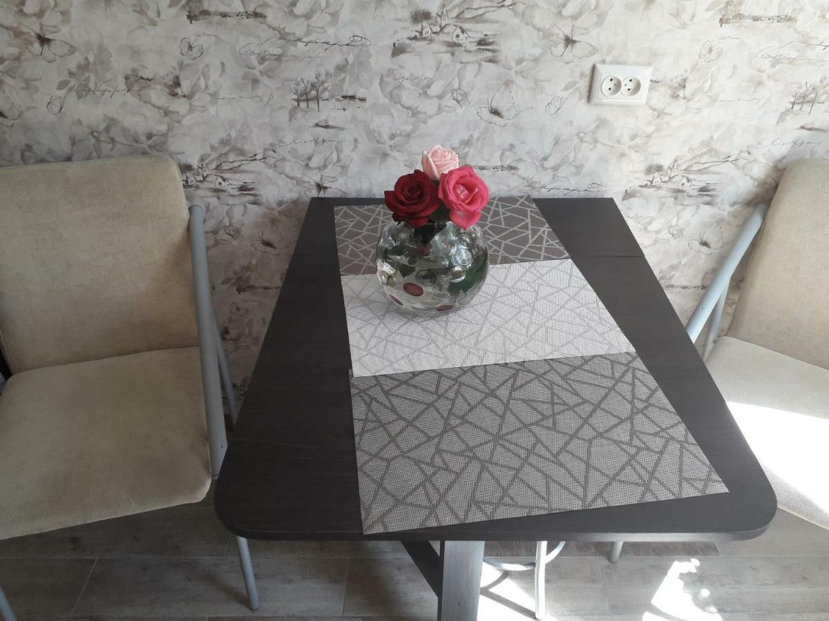 Apartment 30 M2 On Sergei Esenin 11 Jarkov Exterior foto